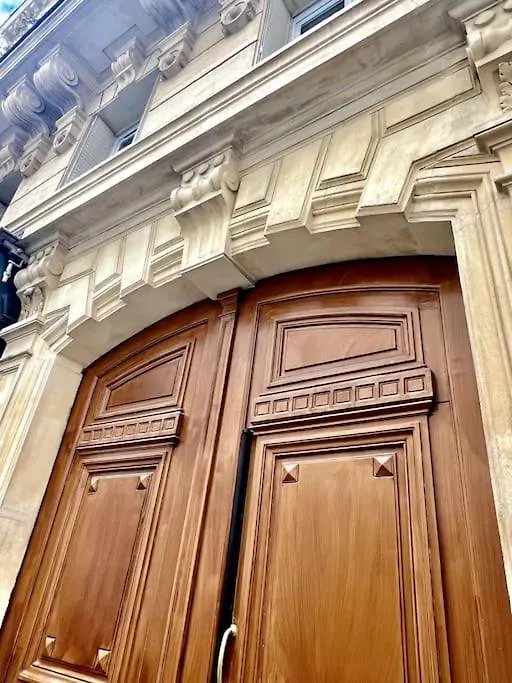 Un Appartement De Deux Chambres Climatise Avec Un Jardin Privatif Pres De Trocadero Parijs