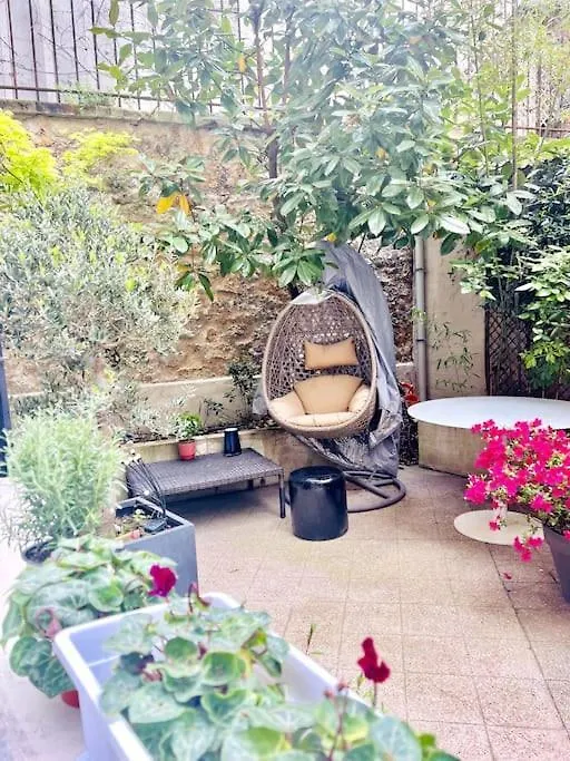 Un Appartement De Deux Chambres Climatise Avec Un Jardin Privatif Pres De Trocadero Parijs Frankrijk