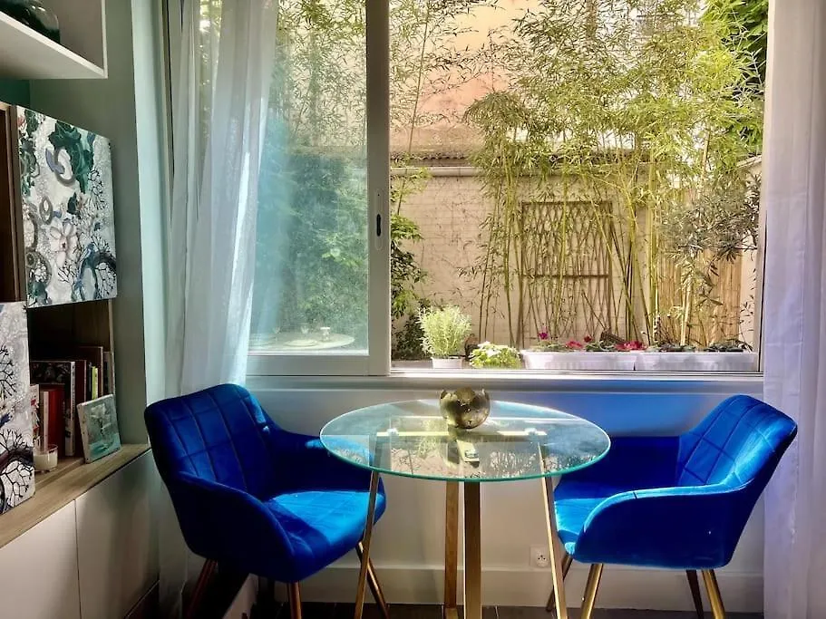 פריז Un Appartement De Deux Chambres Climatise Avec Un Jardin Privatif Pres De Trocadero צרפת