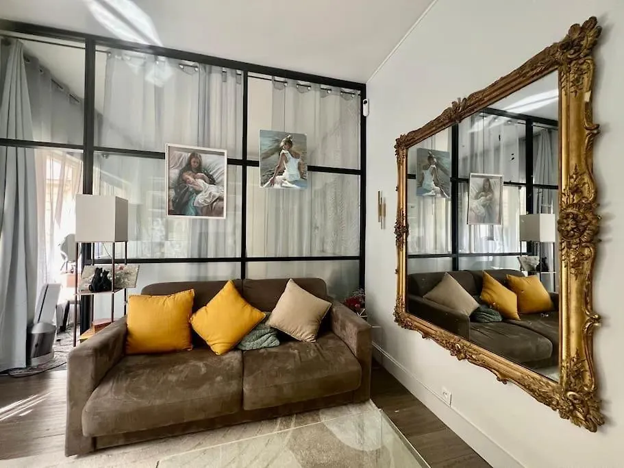 Un Appartement De Deux Chambres Climatise Avec Un Jardin Privatif Pres De Trocadero Parijs