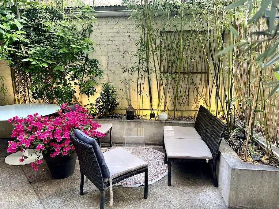 Apartment Un Appartement De Deux Chambres Climatise Avec Un Jardin Privatif Pres De Trocadero Paris France